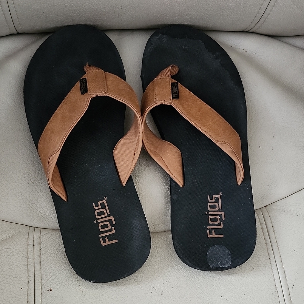 Flojos Black and Tan Flip Flops